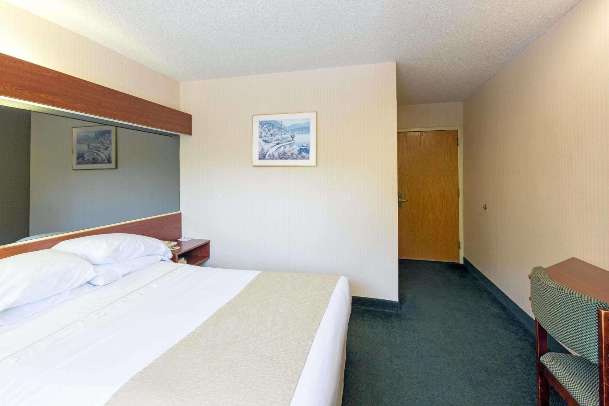 Microtel Inn & Suites By Wyndham Matthews/Charlotte Luaran gambar